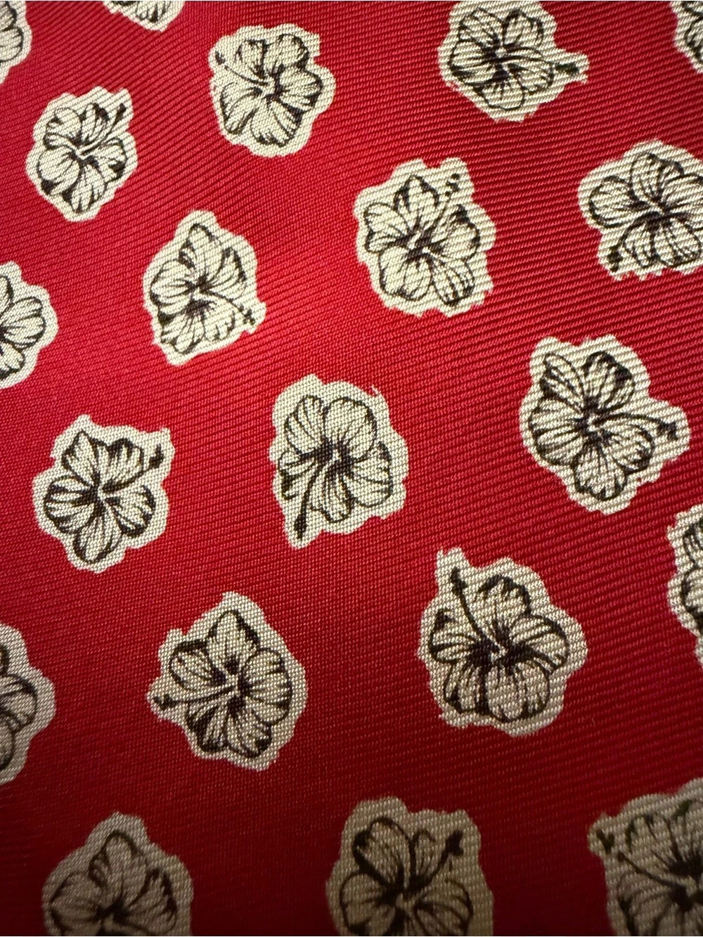 Tommy Bahama Red Hibiscus Floral Necktie Cream Tropical Hawaiian Print - Picture 4 of 6